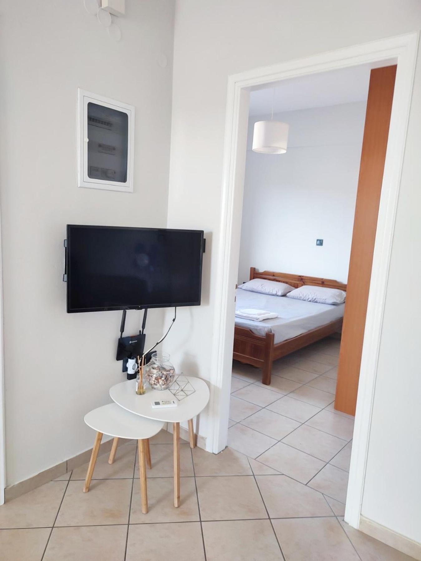 Peroulia Apartments Kómboi Zewnętrze zdjęcie