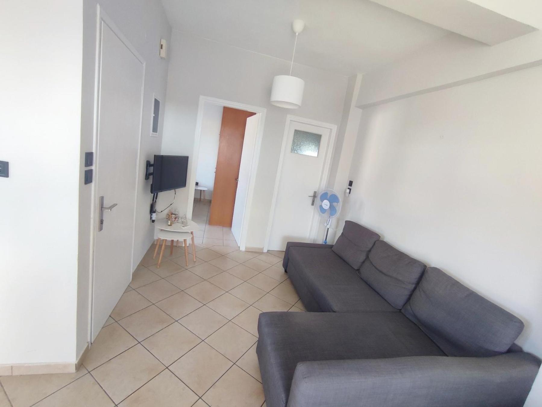 Peroulia Apartments Kómboi Zewnętrze zdjęcie